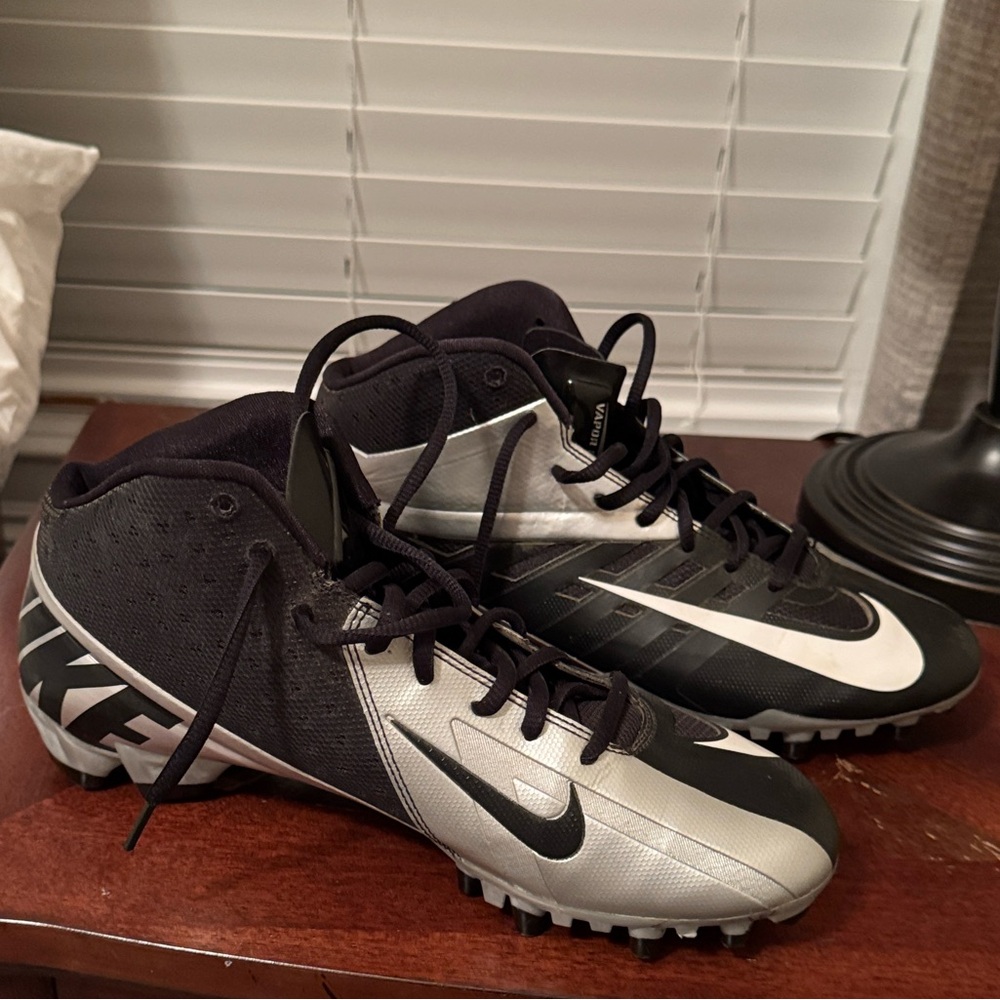 Nike Vapor Pro TD Mid Men's size 9 Football Cleats black and silver.